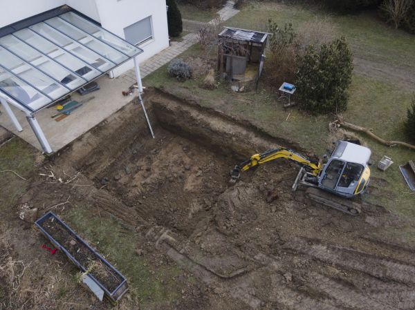 Pool Earthmoving